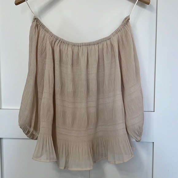 NWT Express Off the Shoulder Top XS - Picture 3 of 8